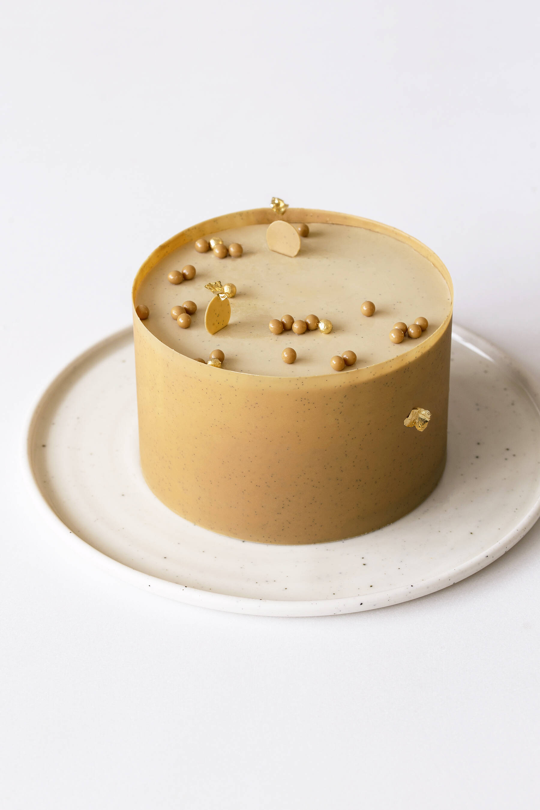 Coffee pecan caramel layer cake