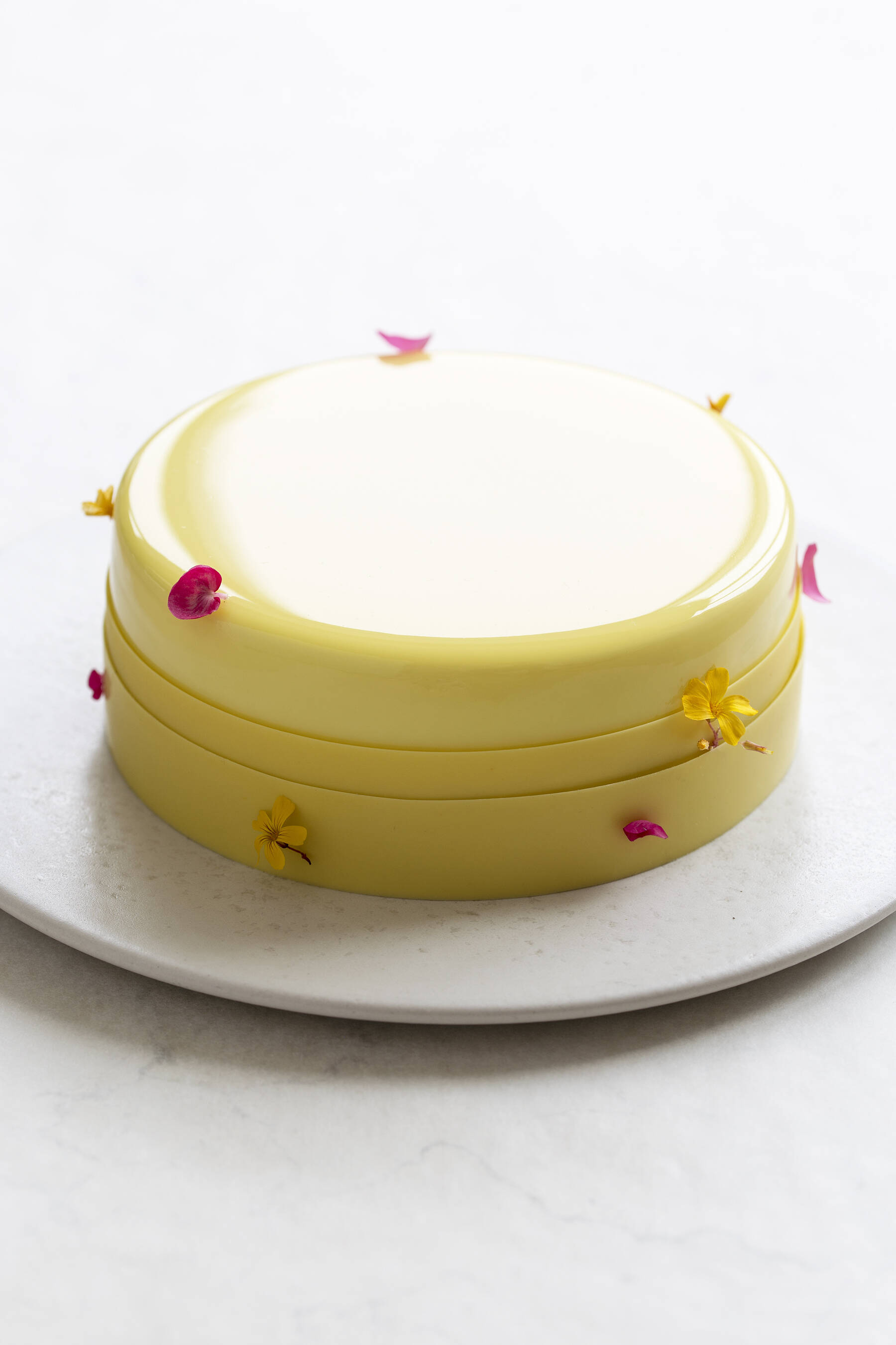 Lemon white chocolate cake